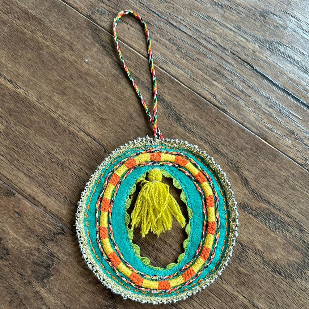 Only 3 left!!! Felt Letter O Ornament /Present Topper
